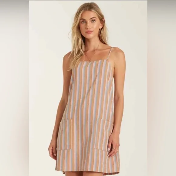 Billabong Women's Straight Round Beachy coastal mini Dress Size Medium EUC - Picture 1 of 6